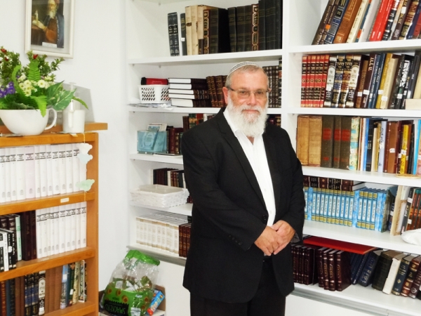 Rabbiner Jehoshua Helman in the new „Beth Midrasch“