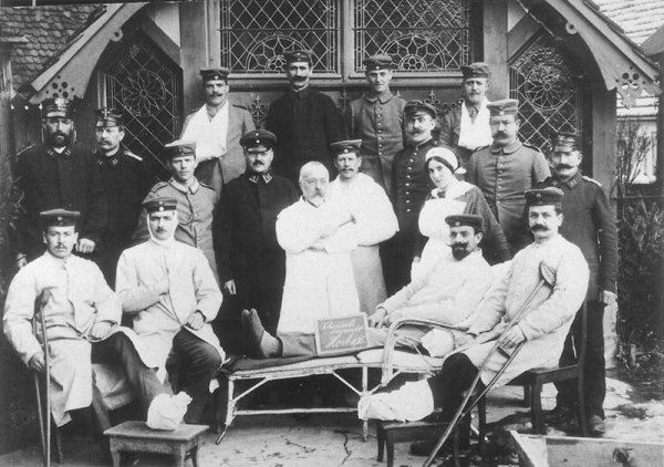 Dr. Rosenfeld with patients in the military hospital in Horb